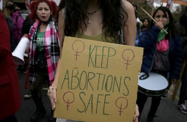 Milei’s threatens abortion access in Argentina